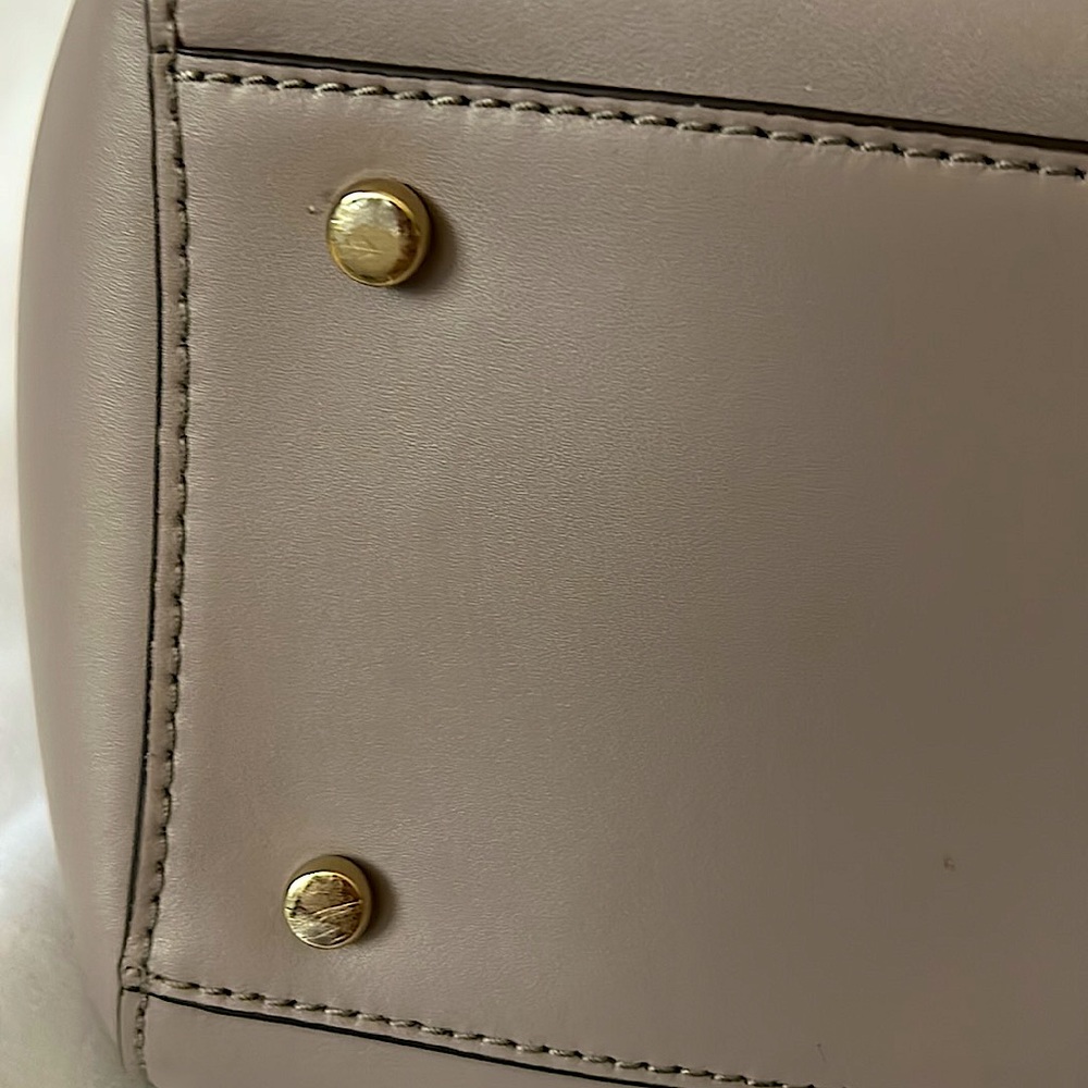 Kate Spade Authentic Gorgeous Light Gray/Taupe Leather Bag Purse 🌺🌺 - Picture 8 of 16